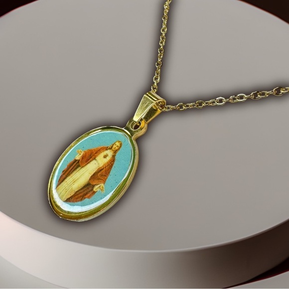NEW Antique Vintage Yellow Gold-Plated Stainless Steel Savior Medallion Necklace - Picture 6 of 15